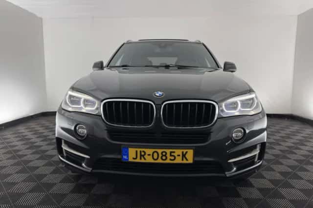BMW X5 (2016) thumbnail 2