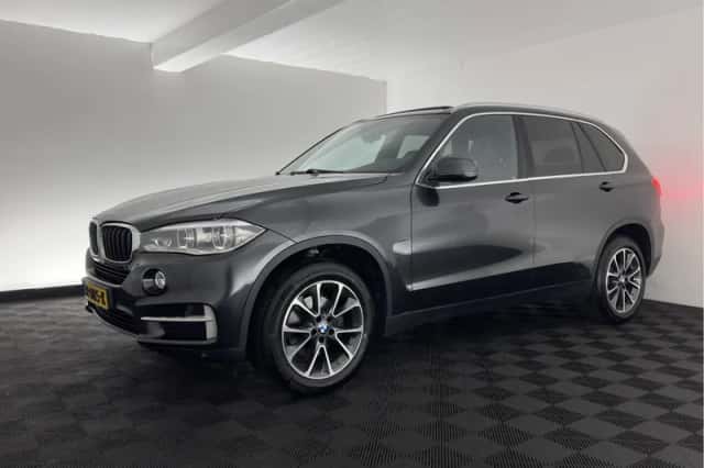 BMW X5 (2016) thumbnail 3