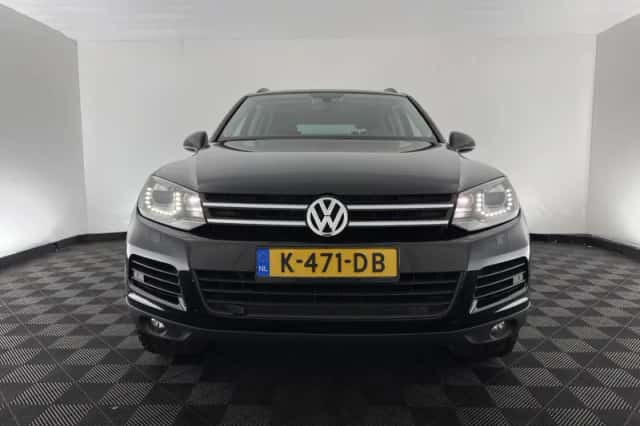 Volkswagen Touareg (2013) thumbnail 3