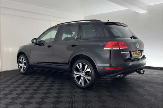 Volkswagen Touareg (2013) thumbnail 5