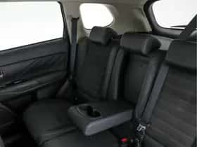 Mitsubishi Outlander (2018) thumbnail 23