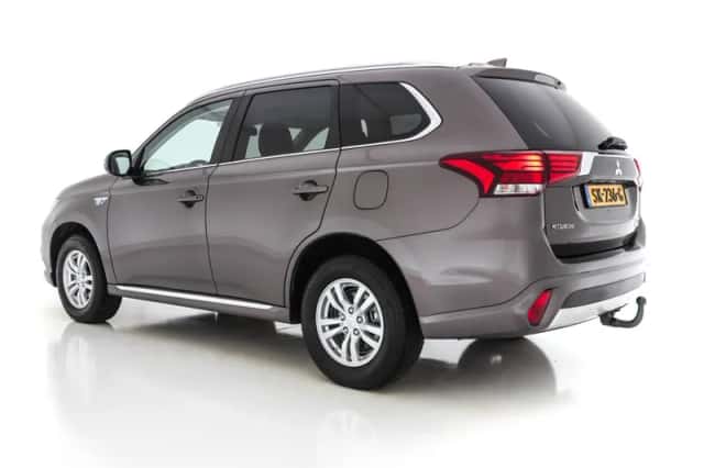Mitsubishi Outlander (2018) thumbnail 5