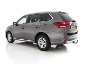 Mitsubishi Outlander (2018) thumbnail 5
