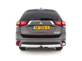 Mitsubishi Outlander (2018) thumbnail 6