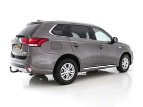 Mitsubishi Outlander (2018) thumbnail 7