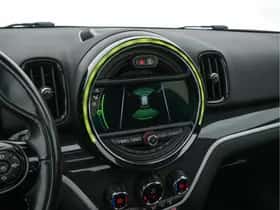 MINI Countryman (2018) thumbnail 18