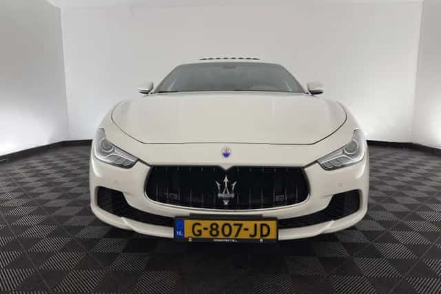 Maserati Ghibli (2016) thumbnail 3