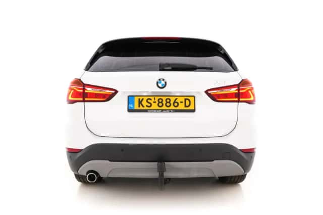 BMW X1 (2016) thumbnail 6