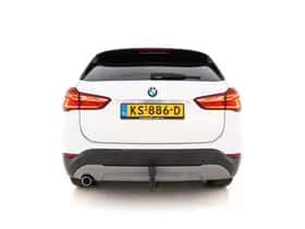 BMW X1 (2016) thumbnail 6