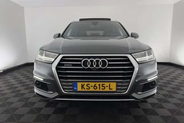 Audi Q7 (2016) thumbnail 3