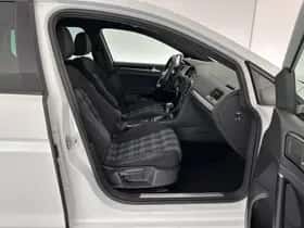 Volkswagen Golf (2015) thumbnail 11