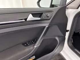 Volkswagen Golf (2015) thumbnail 22