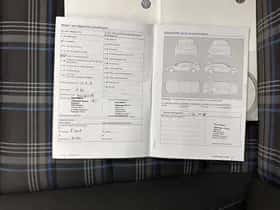 Volkswagen Golf (2015) thumbnail 28