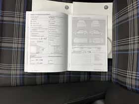 Volkswagen Golf (2015) thumbnail 32