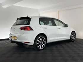Volkswagen Golf (2015) thumbnail 6