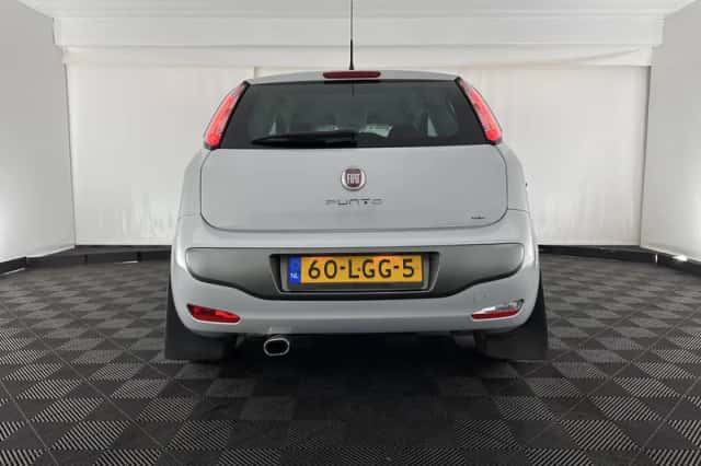Fiat Punto (2010) thumbnail 6