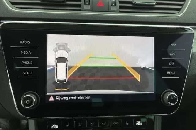 Škoda Superb (2019) thumbnail 15