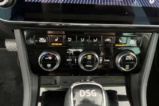 Škoda Superb (2019) thumbnail 16