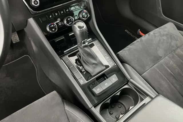 Škoda Superb (2019) thumbnail 17