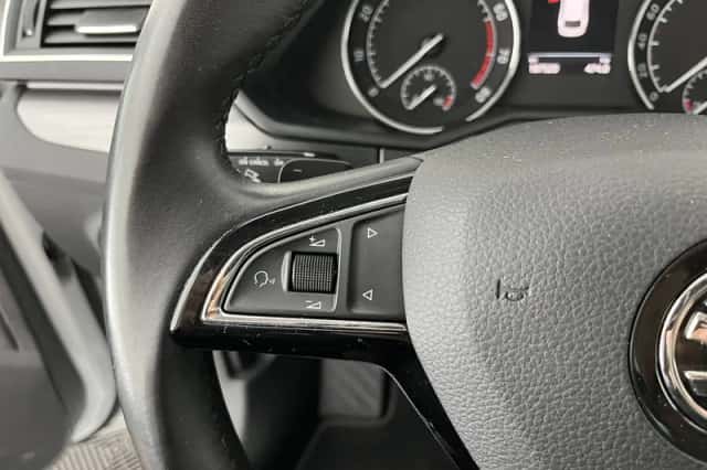 Škoda Superb (2019) thumbnail 20