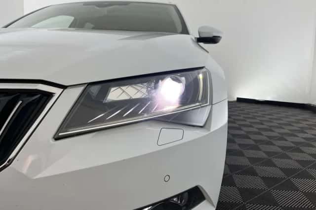 Škoda Superb (2019) thumbnail 28