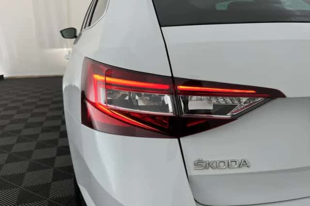 Škoda Superb (2019) thumbnail 29