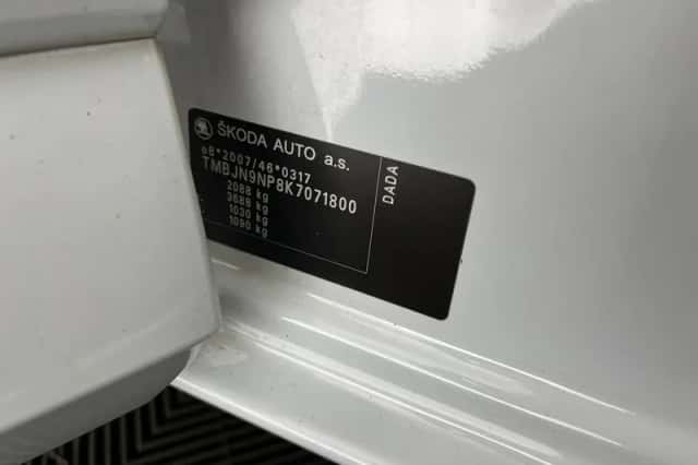 Škoda Superb (2019) thumbnail 30