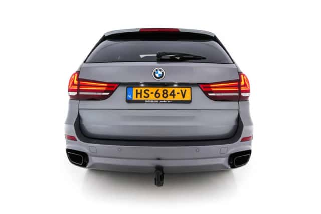 BMW X5 (2015) thumbnail 6