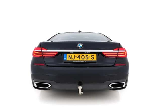 BMW 7-Serie (2016) thumbnail 5