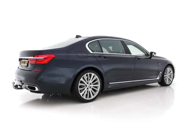 BMW 7-Serie (2016) thumbnail 6
