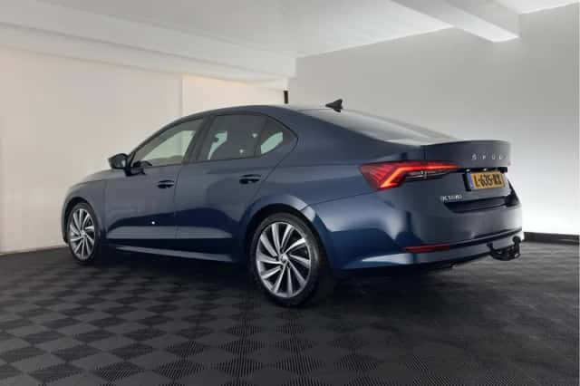 Škoda Octavia (2021) thumbnail 5