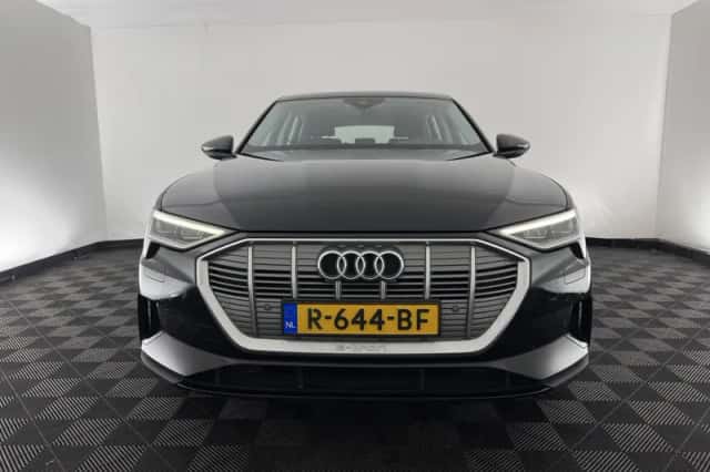 Audi e-tron (2022) thumbnail 3