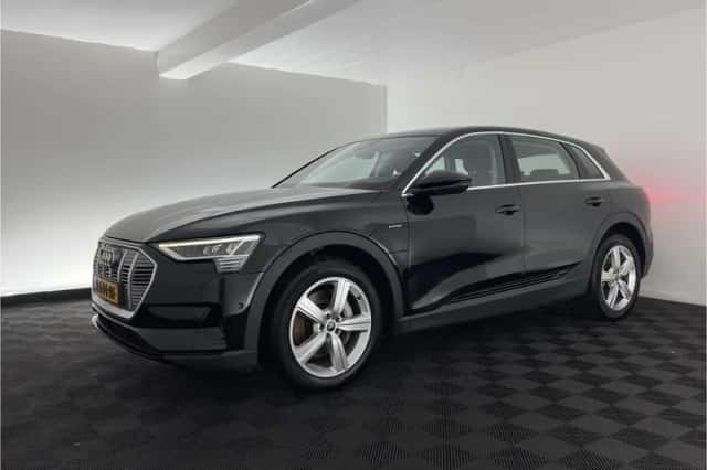 Audi e-tron (2022) thumbnail 4