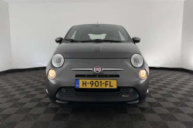 Fiat 500e (2016) thumbnail 3