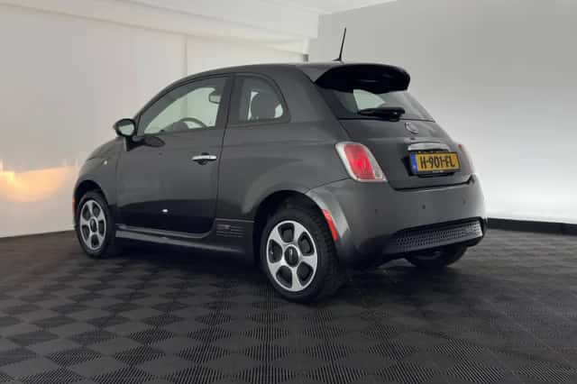 Fiat 500e (2016) thumbnail 5