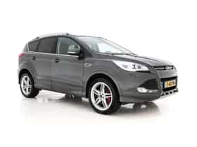 Ford Kuga (2015) thumbnail 1