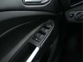 Ford Kuga (2015) thumbnail 20