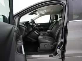 Ford Kuga (2015) thumbnail 8