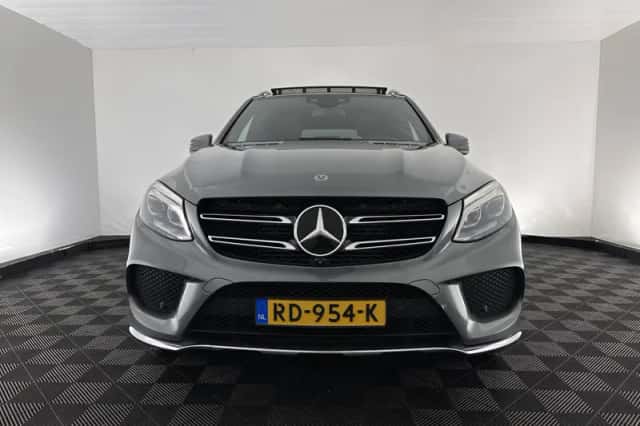 Mercedes-Benz GLE (2017) thumbnail 3