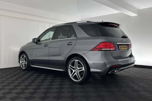 Mercedes-Benz GLE (2017) thumbnail 5