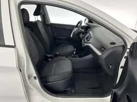 Kia Picanto (2014) thumbnail 11