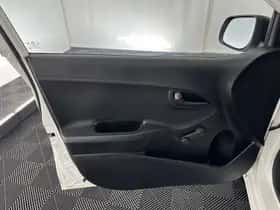 Kia Picanto (2014) thumbnail 17