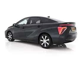 Toyota Mirai (2017) thumbnail 5