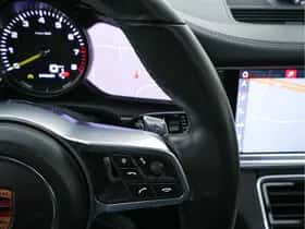 Porsche Panamera (2018) thumbnail 24