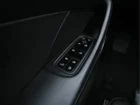 Porsche Panamera (2018) thumbnail 29