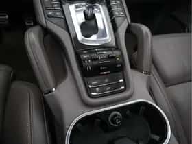 Porsche Cayenne (2010) thumbnail 14