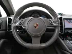 Porsche Cayenne (2010) thumbnail 19