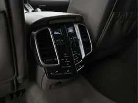 Porsche Cayenne (2010) thumbnail 28