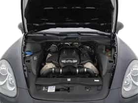 Porsche Cayenne (2010) thumbnail 31