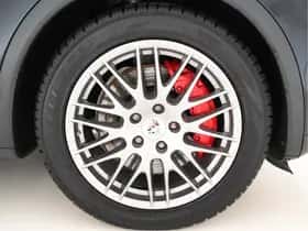 Porsche Cayenne (2010) thumbnail 32